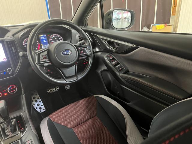 インプレッサスポーツ ＳＴＩスポーツ　ＳＴＩスポーツ＿４ＷＤ＿ＳＴＩエアロパーツ／マフラー／リアスポイラー　ステアリングスイッチ　純正ＳＤナビ／フルセグＴＶ／ｂｌｕｅｔｏｏｔｈ／バックカメラ　ＥＴＣ　スマートキー　純正アルミホイール（12枚目）