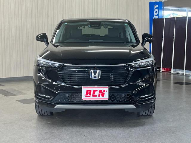 ヴェゼル ｅ：ＨＥＶ　Ｚ　ハイブリッドｅＨＥＶ－Ｚ＿純正ナビ／フルセグＴＶ／ｂｌｕｅｔｏｏｔｈ／バックカメラ＿ワイヤレス充電　ドライブレコーダー　ＥＴＣ２．０　ステアリングスイッチ　スマートキー　シートヒーター　純正アルミ（5枚目）