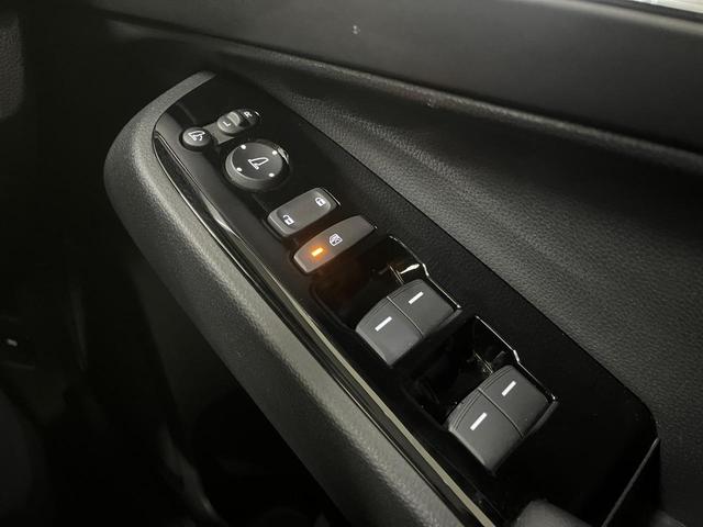 ヴェゼル ｅ：ＨＥＶ　Ｚ　ハイブリッドｅＨＥＶ－Ｚ＿純正ナビ／フルセグＴＶ／ｂｌｕｅｔｏｏｔｈ／バックカメラ＿ワイヤレス充電　ドライブレコーダー　ＥＴＣ２．０　ステアリングスイッチ　スマートキー　シートヒーター　純正アルミ（23枚目）