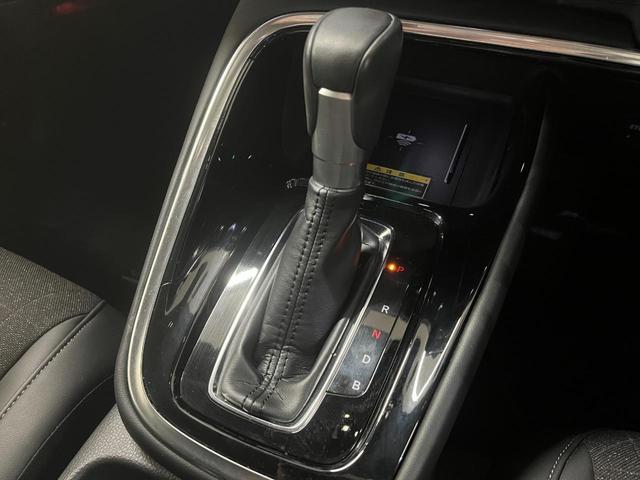 ヴェゼル ｅ：ＨＥＶ　Ｚ　ハイブリッドｅＨＥＶ－Ｚ＿純正ナビ／フルセグＴＶ／ｂｌｕｅｔｏｏｔｈ／バックカメラ＿ワイヤレス充電　ドライブレコーダー　ＥＴＣ２．０　ステアリングスイッチ　スマートキー　シートヒーター　純正アルミ（28枚目）