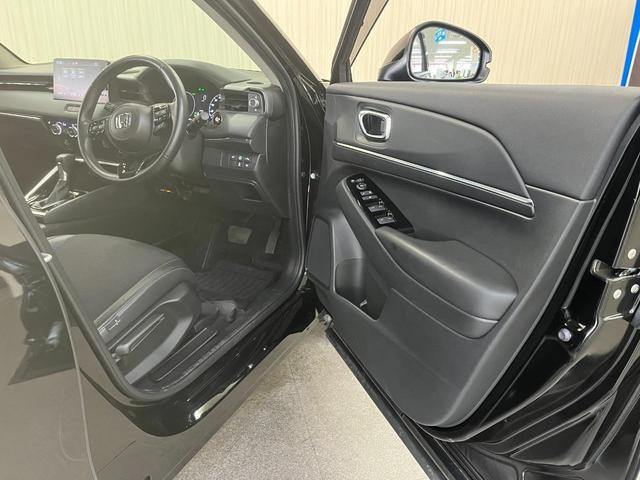 ヴェゼル ｅ：ＨＥＶ　Ｚ　ハイブリッドｅＨＥＶ－Ｚ＿純正ナビ／フルセグＴＶ／ｂｌｕｅｔｏｏｔｈ／バックカメラ＿ワイヤレス充電　ドライブレコーダー　ＥＴＣ２．０　ステアリングスイッチ　スマートキー　シートヒーター　純正アルミ（48枚目）