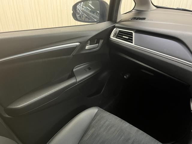 シャトル ハイブリッドＸ　ホンダセンシング　ハイブリッドＸホンダセンシング＿純正ナビ／フルセグＴＶ／ｂｌｕｅｔｏｏｔｈ／バックカメラ　ステアリングスイッチ　ＥＴＣ　スマートキー　オートライト　ＬＥＤヘッドライト　プッシュスタート（11枚目）