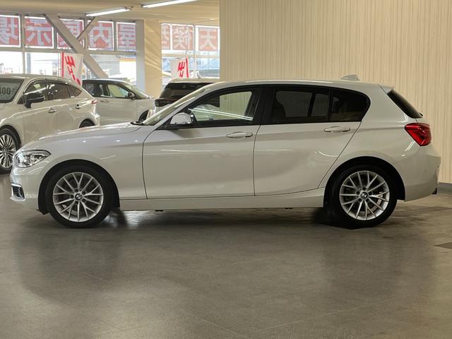 1シリーズ 118i ファッショニスタ 118iファッショニスタ__レザーシート_純正ナビ/bluetooth/バックカメラ 純正アルミホイール LEDヘッドライト パワーシート スマートキー シートヒーター ステアリングスイッチ(4枚目)