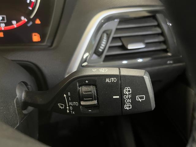 1シリーズ 118i ファッショニスタ 118iファッショニスタ__レザーシート_純正ナビ/bluetooth/バックカメラ 純正アルミホイール LEDヘッドライト パワーシート スマートキー シートヒーター ステアリングスイッチ(17枚目)