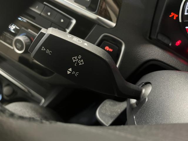 1シリーズ 118i ファッショニスタ 118iファッショニスタ__レザーシート_純正ナビ/bluetooth/バックカメラ 純正アルミホイール LEDヘッドライト パワーシート スマートキー シートヒーター ステアリングスイッチ(18枚目)