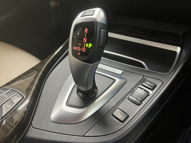 1シリーズ 118i ファッショニスタ 118iファッショニスタ__レザーシート_純正ナビ/bluetooth/バックカメラ 純正アルミホイール LEDヘッドライト パワーシート スマートキー シートヒーター ステアリングスイッチ(23枚目)