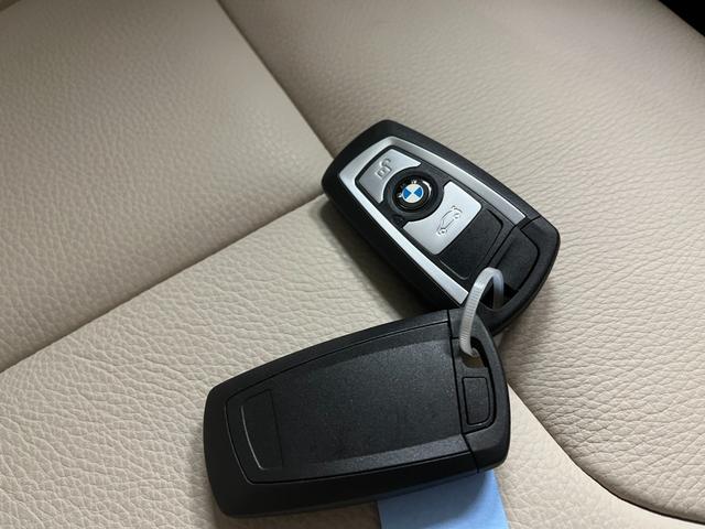 1シリーズ 118i ファッショニスタ 118iファッショニスタ__レザーシート_純正ナビ/bluetooth/バックカメラ 純正アルミホイール LEDヘッドライト パワーシート スマートキー シートヒーター ステアリングスイッチ(32枚目)