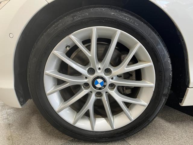 1シリーズ 118i ファッショニスタ 118iファッショニスタ__レザーシート_純正ナビ/bluetooth/バックカメラ 純正アルミホイール LEDヘッドライト パワーシート スマートキー シートヒーター ステアリングスイッチ(48枚目)