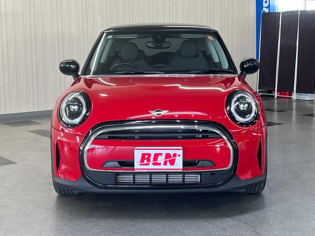 MINI クーパー_iストップ_純正ナビ/バックカメラ/bluetooth クリアランスソナー ステアリングスイッチ 電動格納ミラー ETC 純正アルミホイール LEDヘッドライト トノカバー(2枚目)