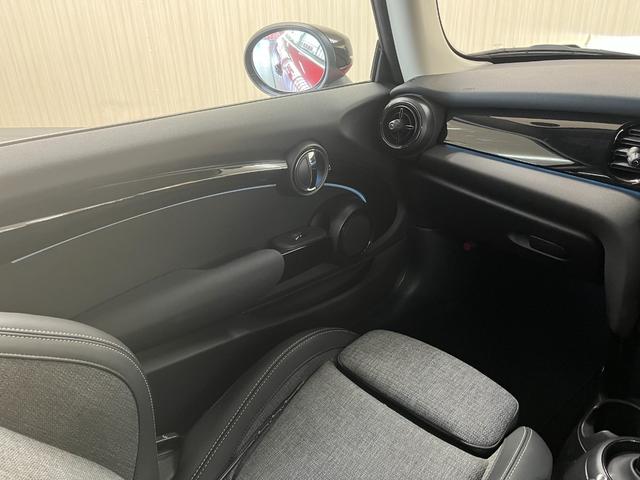 MINI クーパー_iストップ_純正ナビ/バックカメラ/bluetooth クリアランスソナー ステアリングスイッチ 電動格納ミラー ETC 純正アルミホイール LEDヘッドライト トノカバー(11枚目)