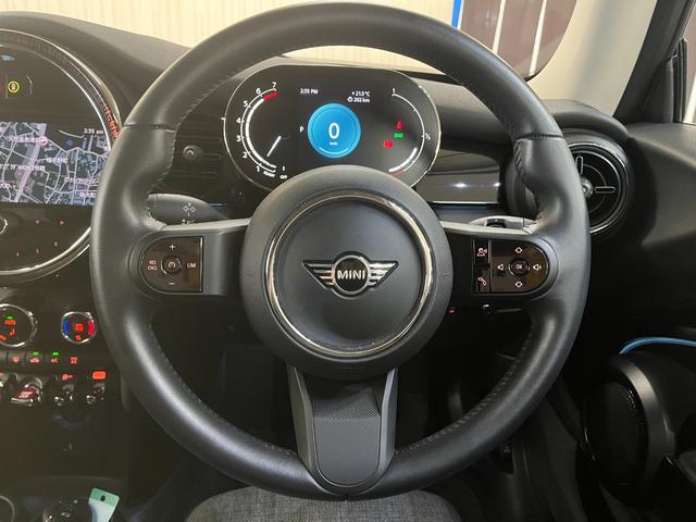 MINI クーパー_iストップ_純正ナビ/バックカメラ/bluetooth クリアランスソナー ステアリングスイッチ 電動格納ミラー ETC 純正アルミホイール LEDヘッドライト トノカバー(13枚目)