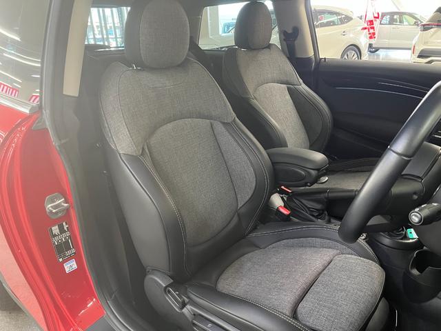 MINI クーパー_iストップ_純正ナビ/バックカメラ/bluetooth クリアランスソナー ステアリングスイッチ 電動格納ミラー ETC 純正アルミホイール LEDヘッドライト トノカバー(30枚目)