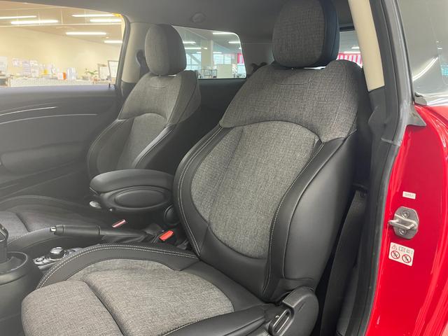 MINI クーパー_iストップ_純正ナビ/バックカメラ/bluetooth クリアランスソナー ステアリングスイッチ 電動格納ミラー ETC 純正アルミホイール LEDヘッドライト トノカバー(32枚目)