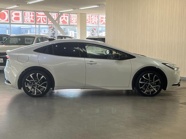 プリウス Z Z_純正ナビ/フルセグTV/パノラミックビューモニター/bluetooth_パノラマルーフ パワーバックドア ステアリングスイッチ パワーシート 純正アルミホイール スマートキー ETC2.0(8枚目)