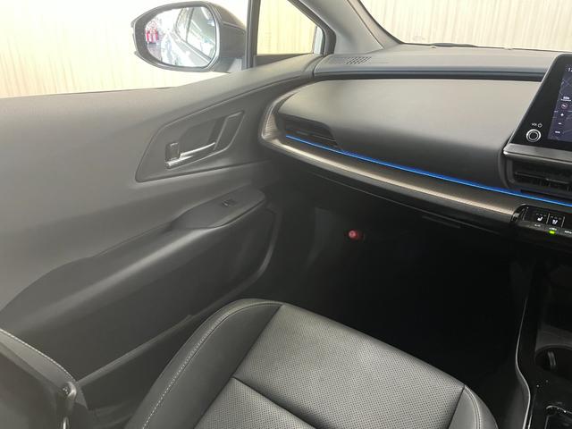 プリウス Z Z_純正ナビ/フルセグTV/パノラミックビューモニター/bluetooth_パノラマルーフ パワーバックドア ステアリングスイッチ パワーシート 純正アルミホイール スマートキー ETC2.0(11枚目)