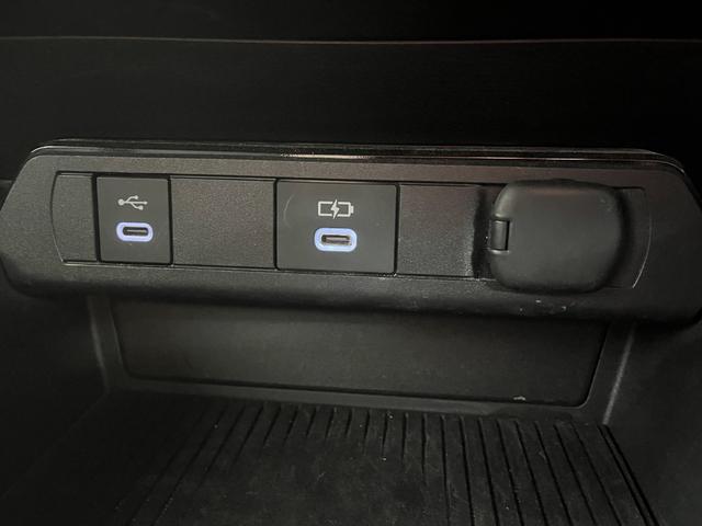 プリウス Z Z_純正ナビ/フルセグTV/パノラミックビューモニター/bluetooth_パノラマルーフ パワーバックドア ステアリングスイッチ パワーシート 純正アルミホイール スマートキー ETC2.0(23枚目)