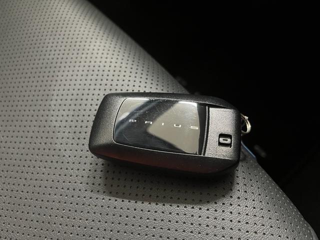 プリウス Z Z_純正ナビ/フルセグTV/パノラミックビューモニター/bluetooth_パノラマルーフ パワーバックドア ステアリングスイッチ パワーシート 純正アルミホイール スマートキー ETC2.0(31枚目)