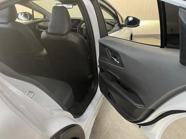 プリウス Z Z_純正ナビ/フルセグTV/パノラミックビューモニター/bluetooth_パノラマルーフ パワーバックドア ステアリングスイッチ パワーシート 純正アルミホイール スマートキー ETC2.0(45枚目)