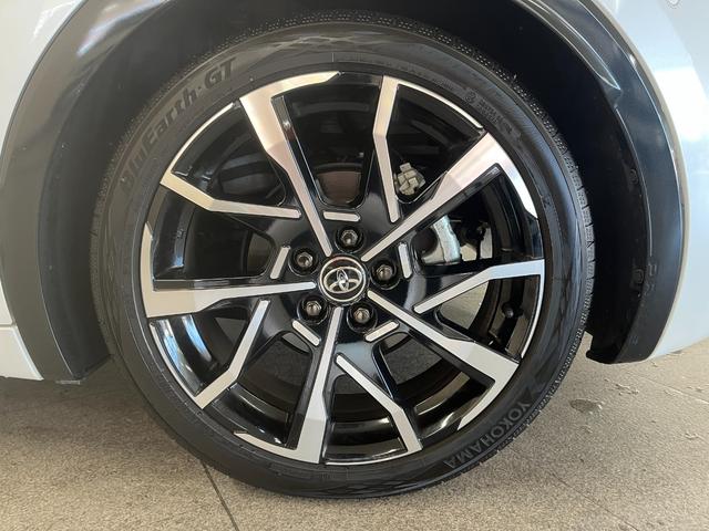 プリウス Z Z_純正ナビ/フルセグTV/パノラミックビューモニター/bluetooth_パノラマルーフ パワーバックドア ステアリングスイッチ パワーシート 純正アルミホイール スマートキー ETC2.0(48枚目)