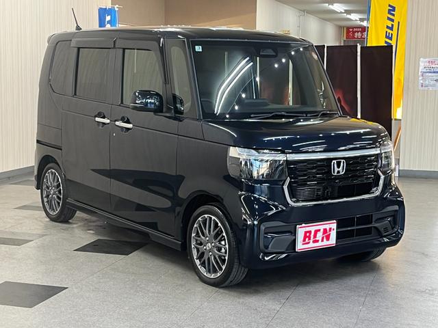 N-BOXカスタム ターボ カスタムターボ_両側パワースライドドア_シートヒーター_ハーフレザー ステアリングスイッチ スマートキー 電動格納ミラー 純正アルミホイール ベンチシート シートバックテーブル LEDヘッドライト(3枚目)