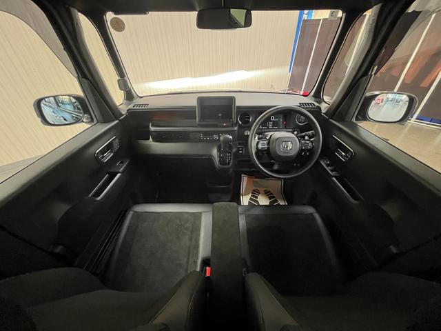 N-BOXカスタム ターボ カスタムターボ_両側パワースライドドア_シートヒーター_ハーフレザー ステアリングスイッチ スマートキー 電動格納ミラー 純正アルミホイール ベンチシート シートバックテーブル LEDヘッドライト(10枚目)