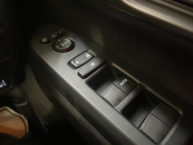 N-BOXカスタム ターボ カスタムターボ_両側パワースライドドア_シートヒーター_ハーフレザー ステアリングスイッチ スマートキー 電動格納ミラー 純正アルミホイール ベンチシート シートバックテーブル LEDヘッドライト(19枚目)