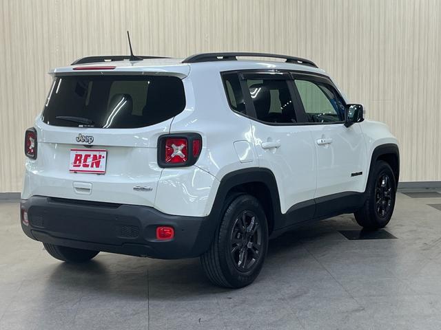 ジープ・レネゲード ロンジチュード ロンジチュード_純正ディスプレイオーディオ/バックカメラ クルーズコントロール ルーフレール 純正アルミホイール ETC トノカバー スマートキー フォグランプ ステアリングスイッチ(5枚目)