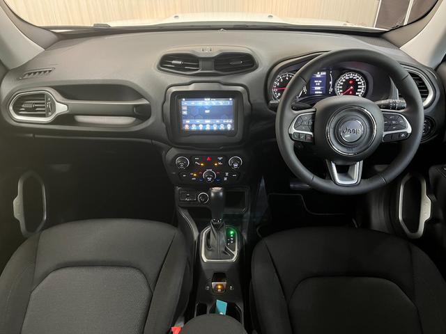ジープ・レネゲード ロンジチュード ロンジチュード_純正ディスプレイオーディオ/バックカメラ クルーズコントロール ルーフレール 純正アルミホイール ETC トノカバー スマートキー フォグランプ ステアリングスイッチ(9枚目)