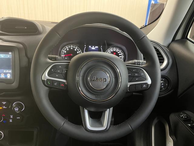 ジープ・レネゲード ロンジチュード ロンジチュード_純正ディスプレイオーディオ/バックカメラ クルーズコントロール ルーフレール 純正アルミホイール ETC トノカバー スマートキー フォグランプ ステアリングスイッチ(13枚目)