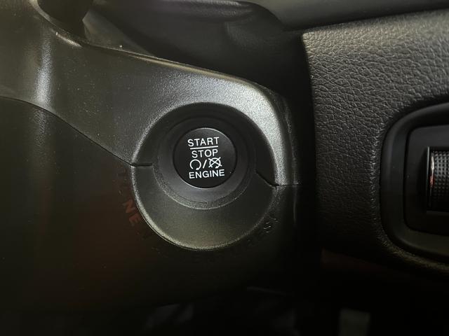 ジープ・レネゲード ロンジチュード ロンジチュード_純正ディスプレイオーディオ/バックカメラ クルーズコントロール ルーフレール 純正アルミホイール ETC トノカバー スマートキー フォグランプ ステアリングスイッチ(21枚目)