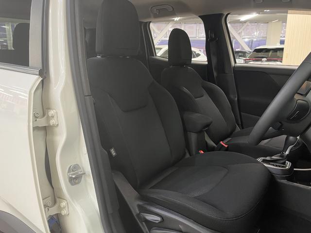 ジープ・レネゲード ロンジチュード ロンジチュード_純正ディスプレイオーディオ/バックカメラ クルーズコントロール ルーフレール 純正アルミホイール ETC トノカバー スマートキー フォグランプ ステアリングスイッチ(29枚目)