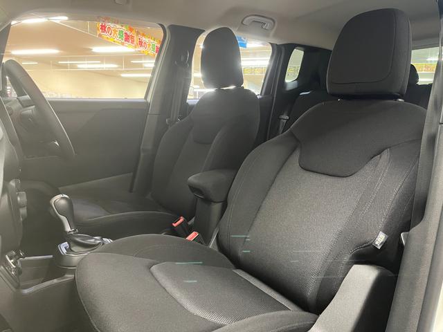 ジープ・レネゲード ロンジチュード ロンジチュード_純正ディスプレイオーディオ/バックカメラ クルーズコントロール ルーフレール 純正アルミホイール ETC トノカバー スマートキー フォグランプ ステアリングスイッチ(32枚目)