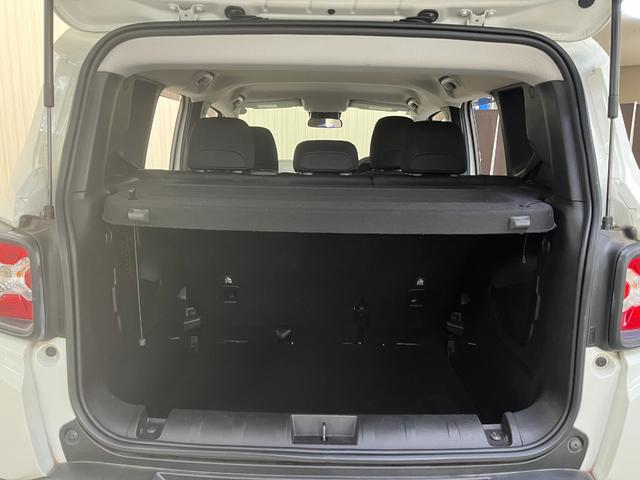 ジープ・レネゲード ロンジチュード ロンジチュード_純正ディスプレイオーディオ/バックカメラ クルーズコントロール ルーフレール 純正アルミホイール ETC トノカバー スマートキー フォグランプ ステアリングスイッチ(33枚目)