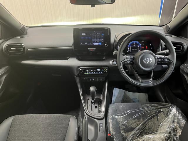 ヤリス Z_純正ディスプレイオーディオ/bluetooth_バックモニタ- シートヒーター_ETC2.0 スマートキー ハンドルヒーター ステアリングスイッチ 電動格納ミラー LEDヘッドライト(9枚目)