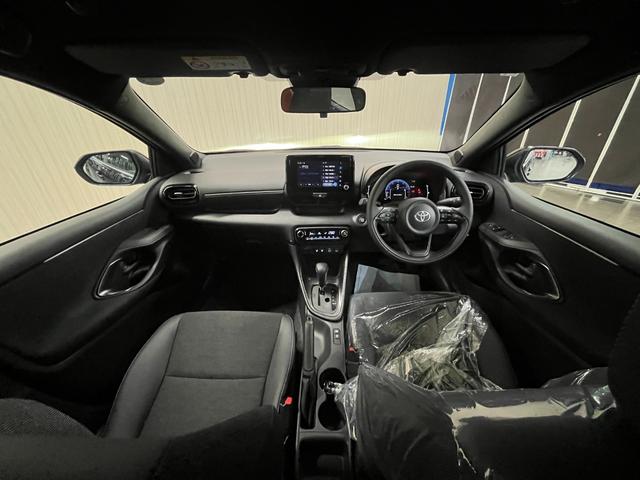 ヤリス Z_純正ディスプレイオーディオ/bluetooth_バックモニタ- シートヒーター_ETC2.0 スマートキー ハンドルヒーター ステアリングスイッチ 電動格納ミラー LEDヘッドライト(10枚目)