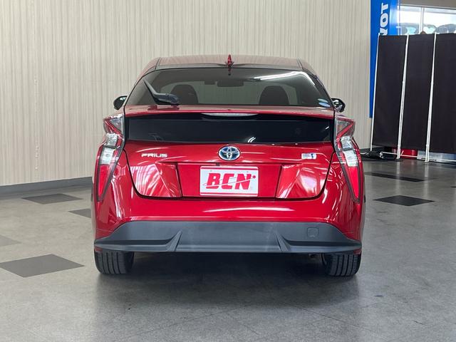 プリウス Ｓツーリングセレクション　Ｓツーリングセレクション＿純正ナビ／ワンセグＴＶ＿バックカメラ　ドライブレコーダー　純正アルミホイール　ステアリングスイッチ　スマートキー　シートヒーター　ビルトインＥＴＣ　ＬＥＤヘッドライト（6枚目）