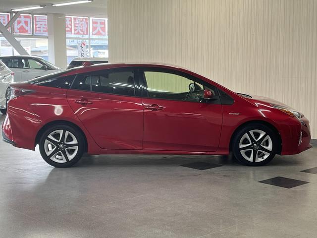 プリウス Ｓツーリングセレクション　Ｓツーリングセレクション＿純正ナビ／ワンセグＴＶ＿バックカメラ　ドライブレコーダー　純正アルミホイール　ステアリングスイッチ　スマートキー　シートヒーター　ビルトインＥＴＣ　ＬＥＤヘッドライト（8枚目）