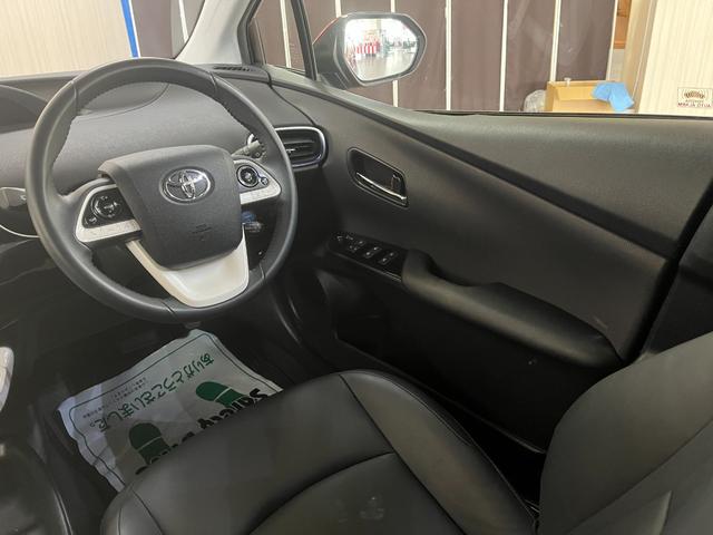 プリウス Ｓツーリングセレクション　Ｓツーリングセレクション＿純正ナビ／ワンセグＴＶ＿バックカメラ　ドライブレコーダー　純正アルミホイール　ステアリングスイッチ　スマートキー　シートヒーター　ビルトインＥＴＣ　ＬＥＤヘッドライト（12枚目）