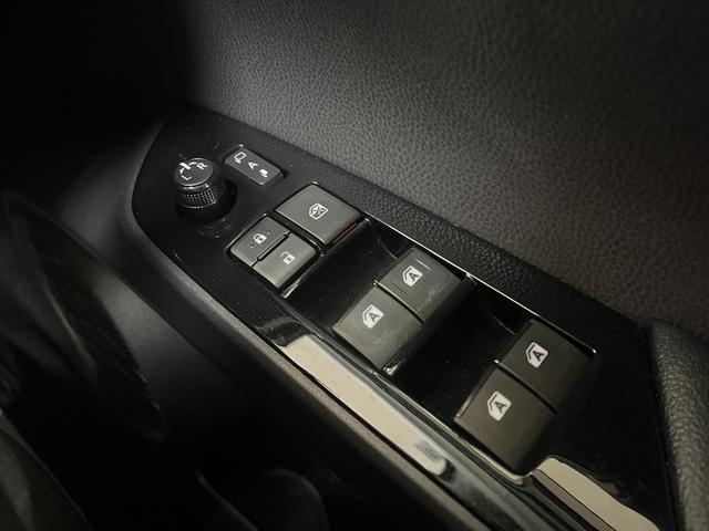 プリウス Ｓツーリングセレクション　Ｓツーリングセレクション＿純正ナビ／ワンセグＴＶ＿バックカメラ　ドライブレコーダー　純正アルミホイール　ステアリングスイッチ　スマートキー　シートヒーター　ビルトインＥＴＣ　ＬＥＤヘッドライト（19枚目）