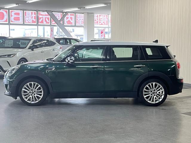 ＭＩＮＩ クーパー　クラブマン　クラブマン＿クーパー５ドア＿ＨＩＤライト＿ナビＵＳＣＧ　フォグランプ　スマートキー　純正アルミホイール　ＥＴＣ　電動格納ミラー　オートライト　ステアリングスイッチ　純正ＨＤＤナビ／バックカメラ（4枚目）