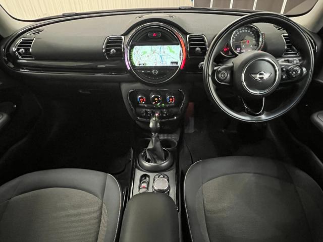 ＭＩＮＩ クーパー　クラブマン　クラブマン＿クーパー５ドア＿ＨＩＤライト＿ナビＵＳＣＧ　フォグランプ　スマートキー　純正アルミホイール　ＥＴＣ　電動格納ミラー　オートライト　ステアリングスイッチ　純正ＨＤＤナビ／バックカメラ（21枚目）