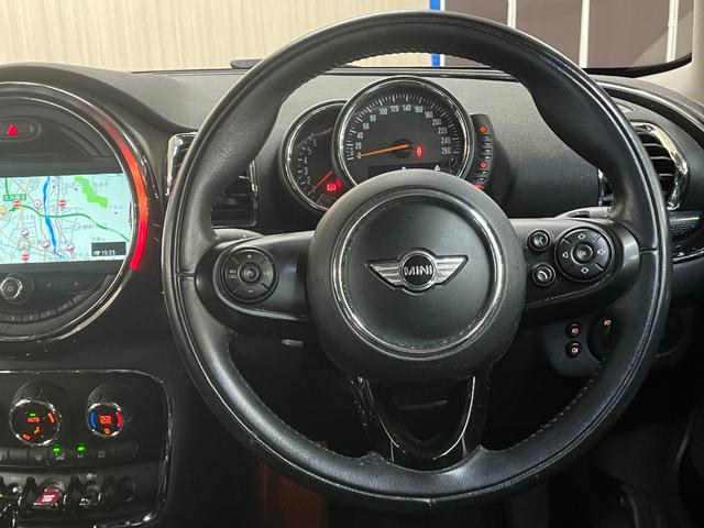 ＭＩＮＩ クーパー　クラブマン　クラブマン＿クーパー５ドア＿ＨＩＤライト＿ナビＵＳＣＧ　フォグランプ　スマートキー　純正アルミホイール　ＥＴＣ　電動格納ミラー　オートライト　ステアリングスイッチ　純正ＨＤＤナビ／バックカメラ（22枚目）