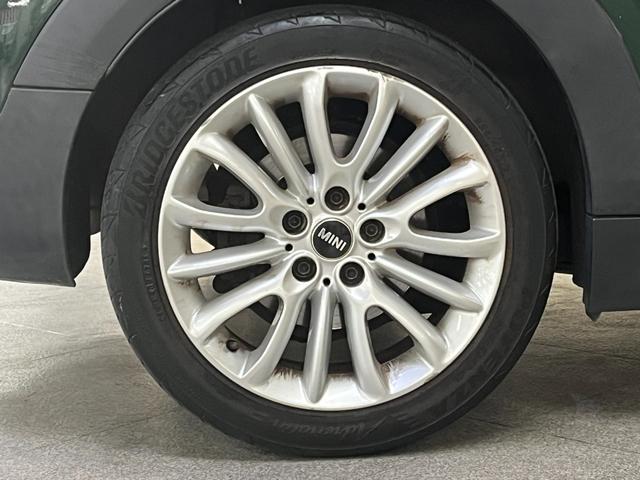 ＭＩＮＩ クーパー　クラブマン　クラブマン＿クーパー５ドア＿ＨＩＤライト＿ナビＵＳＣＧ　フォグランプ　スマートキー　純正アルミホイール　ＥＴＣ　電動格納ミラー　オートライト　ステアリングスイッチ　純正ＨＤＤナビ／バックカメラ（55枚目）