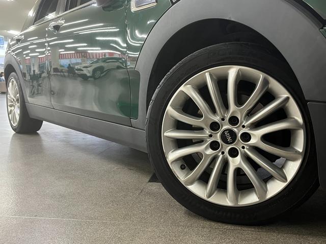 ＭＩＮＩ クーパー　クラブマン　クラブマン＿クーパー５ドア＿ＨＩＤライト＿ナビＵＳＣＧ　フォグランプ　スマートキー　純正アルミホイール　ＥＴＣ　電動格納ミラー　オートライト　ステアリングスイッチ　純正ＨＤＤナビ／バックカメラ（56枚目）