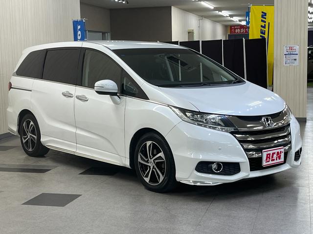 オデッセイ アブソルート　アブソルート　純正ナビ／ｂｌｕｅｔｏｏｔｈ／フルセグＴＶ／バックカメラ　リアフリップダウンモニター　純正アルミ　フォグランプ　ドライブレコーダー　ＥＴＣ　両側パワースライドドア　ステアリングスイッチ（3枚目）