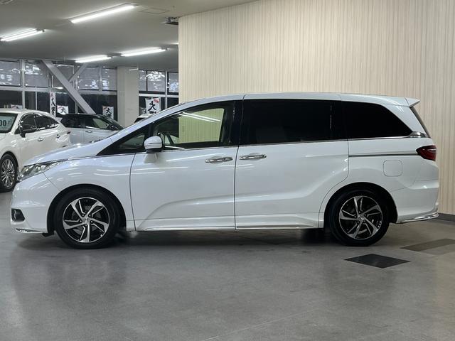 オデッセイ アブソルート　アブソルート　純正ナビ／ｂｌｕｅｔｏｏｔｈ／フルセグＴＶ／バックカメラ　リアフリップダウンモニター　純正アルミ　フォグランプ　ドライブレコーダー　ＥＴＣ　両側パワースライドドア　ステアリングスイッチ（4枚目）