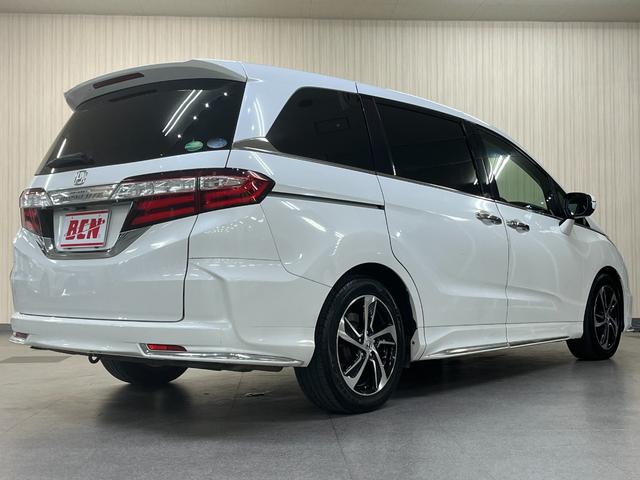 オデッセイ アブソルート　アブソルート　純正ナビ／ｂｌｕｅｔｏｏｔｈ／フルセグＴＶ／バックカメラ　リアフリップダウンモニター　純正アルミ　フォグランプ　ドライブレコーダー　ＥＴＣ　両側パワースライドドア　ステアリングスイッチ（6枚目）