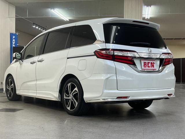 オデッセイ アブソルート　アブソルート　純正ナビ／ｂｌｕｅｔｏｏｔｈ／フルセグＴＶ／バックカメラ　リアフリップダウンモニター　純正アルミ　フォグランプ　ドライブレコーダー　ＥＴＣ　両側パワースライドドア　ステアリングスイッチ（8枚目）