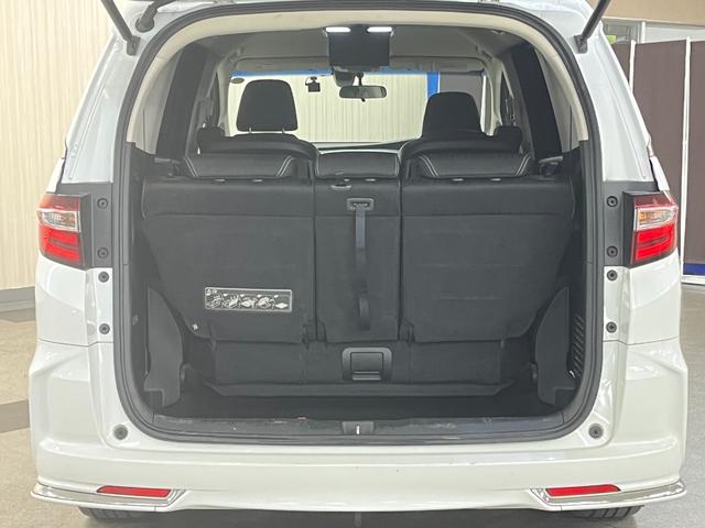 オデッセイ アブソルート　アブソルート　純正ナビ／ｂｌｕｅｔｏｏｔｈ／フルセグＴＶ／バックカメラ　リアフリップダウンモニター　純正アルミ　フォグランプ　ドライブレコーダー　ＥＴＣ　両側パワースライドドア　ステアリングスイッチ（9枚目）