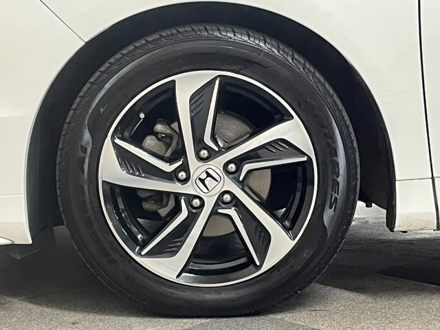 オデッセイ アブソルート　アブソルート　純正ナビ／ｂｌｕｅｔｏｏｔｈ／フルセグＴＶ／バックカメラ　リアフリップダウンモニター　純正アルミ　フォグランプ　ドライブレコーダー　ＥＴＣ　両側パワースライドドア　ステアリングスイッチ（12枚目）